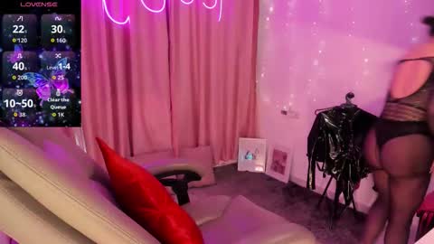 Hikariween online show from 12-18-25, 05:52