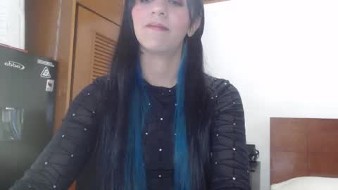 hilaril18 online show from 01-26-25, 12:16