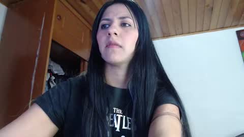 hilaril18 online show from 09-28-25, 04:12