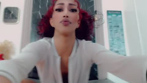 Hilary Avilan online show from 07-15-26, 06:57