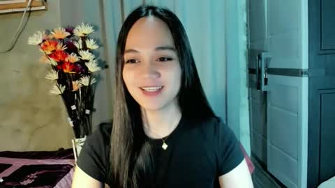 hilarymolly online show from 04-22-26, 02:36