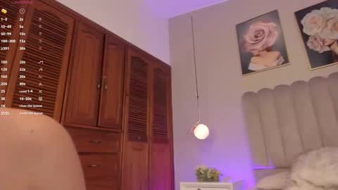 Snapshot of hilaryr29 chatting on 09-22-25, 07:27 Hilary online show from 09-22-25, 07:27