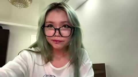 Snapshot of hildegardescore chatting on 07-24-26, 09:51 Kaori online show from 07-24-26, 09:51