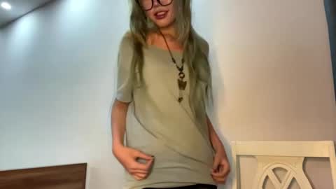 Snapshot of hildegardescore chatting on 07-26-26, 08:49 Kaori online show from 07-26-26, 08:49
