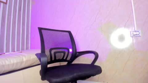 Snapshot of hillary_banks__ chatting on 02-16-25, 05:15 Hillary online show from 02-16-25, 05:15