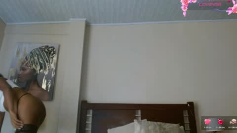 Snapshot of hillary_foox chatting on 05-26-26, 06:04 Hillary online show from 05-26-26, 06:04