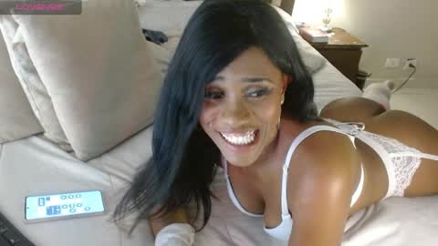 Snapshot of hillary_foox chatting on 06-03-26, 06:46 Hillary online show from 06-03-26, 06:46