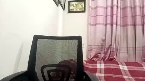 himuhimu22 online show from 10-25-25, 06:13