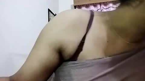 himuhimu22 online show from 04-12-26, 09:58