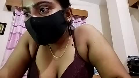 Snapshot of himuhimu22 chatting on 06-12-26, 10:08 himuhimu22 online show from 06-12-26, 10:08