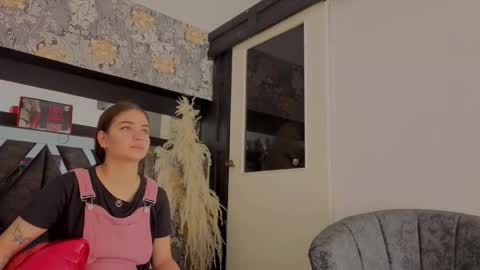 Snapshot of hinata_itachi chatting on 02-14-26, 04:09 FANE AND DAVID online show from 02-14-26, 04:09