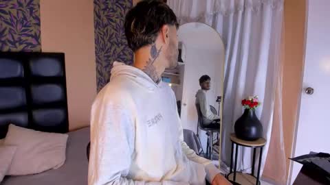 Snapshot of hinata_itachi chatting on 02-19-26, 03:57 FANE AND DAVID online show from 02-19-26, 03:57