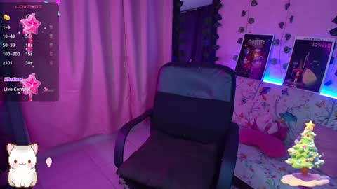 Snapshot of hinata_te3n chatting on 12-31-24, 03:01 violet moon online show from 12-31-24, 03:01