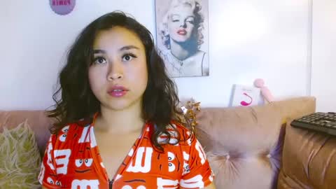 Snapshot of hinataleecs chatting on 01-05-25, 10:43 hinata lee online show from 01-05-25, 10:43