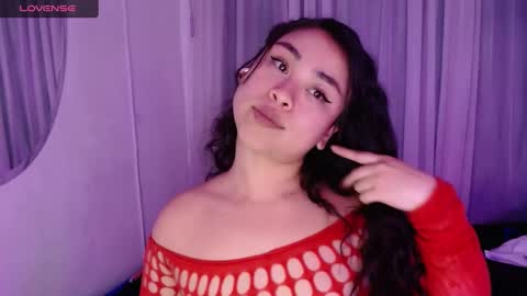 Snapshot of hinataleecs chatting on 11-19-25, 09:48 hinata lee online show from 11-19-25, 09:48