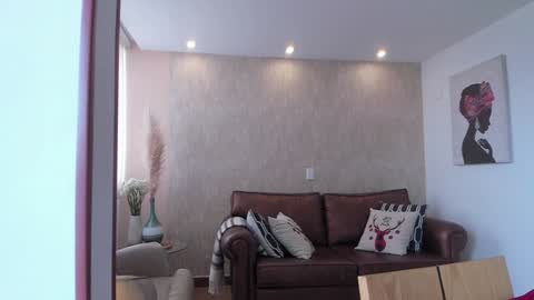 Hinnata online show from 12-21-24, 06:44