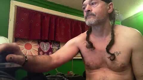 hippiedad333 online show from 04-06-26, 08:15