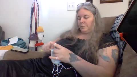 hippysnewhere online show from 05-28-26, 10:40