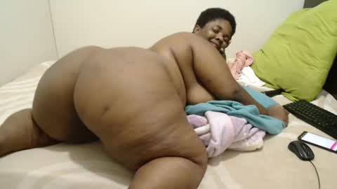 Snapshot of hips2sexy chatting on 03-09-25, 08:52 hips2sexy online show from 03-09-25, 08:52