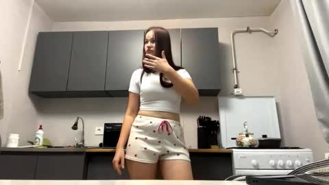 Viola online show from 10-18-25, 02:18