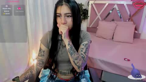 Snapshot of hisis_tay chatting on 10-05-25, 12:03 hisis online show from 10-05-25, 12:03