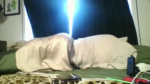 Snapshot of hisnotyours chatting on 11-14-25, 04:28 Grace online show from 11-14-25, 04:28