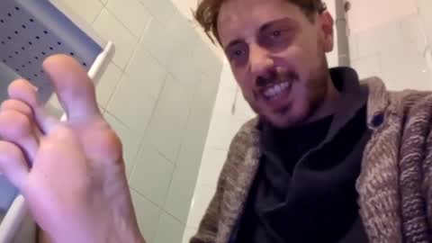 hitmenoww online show from 12-21-24, 09:36