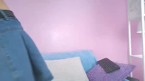 Snapshot of hiyakasudere_ chatting on 11-18-25, 06:45 hiyakasudere_ online show from 11-18-25, 06:45