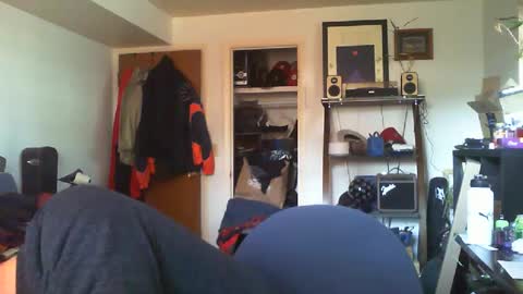 hobbes80 online show from 12-31-24, 08:12