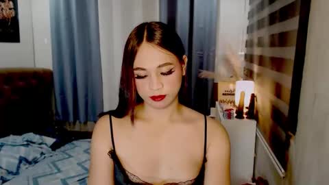 hoelymarie online show from 05-12-26, 10:23