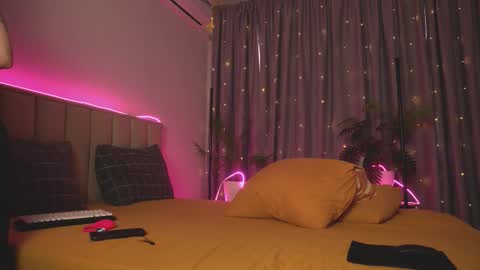 julia online show from 03-24-26, 07:13