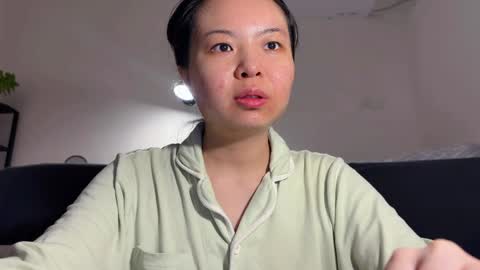 Snapshot of hola_sunflower chatting on 04-12-26, 09:09 amy online show from 04-12-26, 09:09