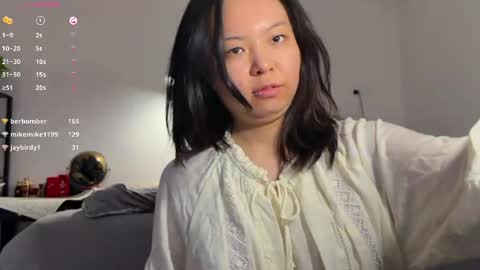 Snapshot of hola_sunflower chatting on 04-21-26, 02:51 amy online show from 04-21-26, 02:51