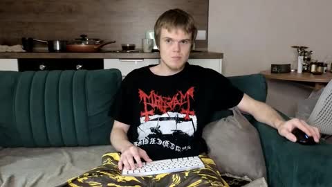 Snapshot of holdonbitch chatting on 09-17-25, 09:05 Misha and Stacy online show from 09-17-25, 09:05