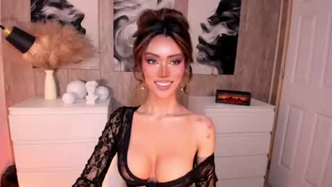 Ms. Laura online show from 07-04-26, 03:51