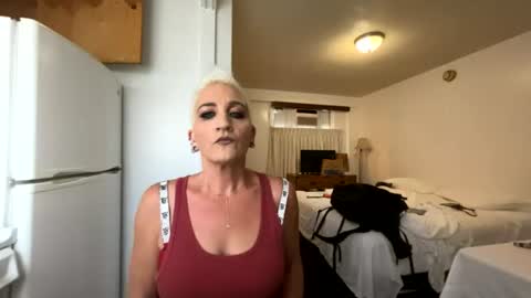 holestofill808 online show from 07-22-26, 08:22