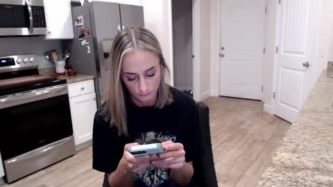 Snapshot of holihurricane chatting on 01-17-25, 03:55 Holi Hurricane online show from 01-17-25, 03:55