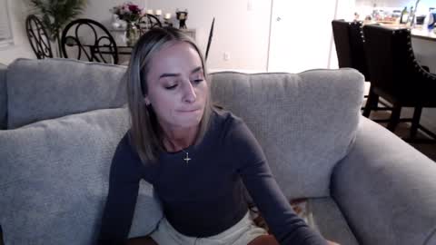 Snapshot of holihurricane chatting on 01-24-25, 03:54 Holi Hurricane online show from 01-24-25, 03:54