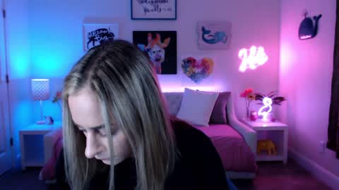 Snapshot of holihurricane chatting on 01-27-25, 04:09 Holi Hurricane online show from 01-27-25, 04:09