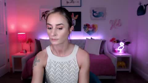 Snapshot of holihurricane chatting on 02-11-25, 03:29 Holi Hurricane online show from 02-11-25, 03:29