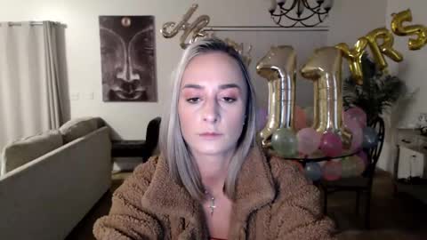 Snapshot of holihurricane chatting on 02-18-25, 05:09 Holi Hurricane online show from 02-18-25, 05:09