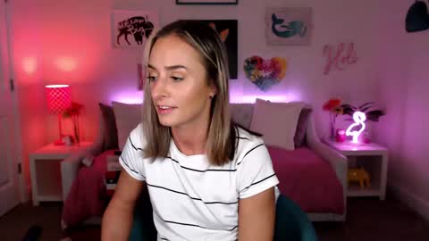 Snapshot of holihurricane chatting on 03-02-25, 07:32 Holi Hurricane online show from 03-02-25, 07:32