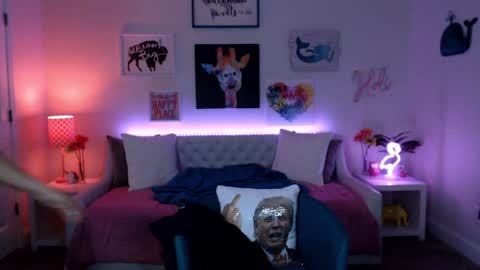 Snapshot of holihurricane chatting on 03-04-25, 04:27 Holi Hurricane online show from 03-04-25, 04:27