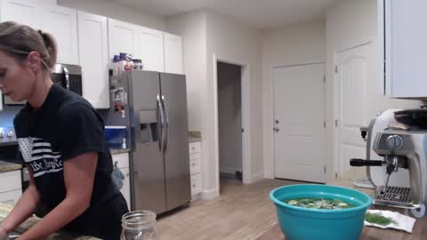 Snapshot of holihurricane chatting on 09-12-25, 04:12 Holi Hurricane online show from 09-12-25, 04:12