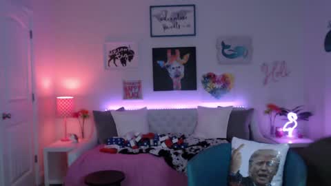 Snapshot of holihurricane chatting on 09-13-25, 04:45 Holi Hurricane online show from 09-13-25, 04:45