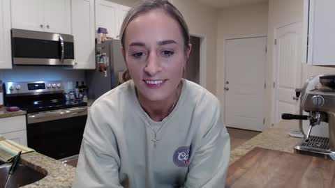 Snapshot of holihurricane chatting on 09-19-25, 12:56 Holi Hurricane online show from 09-19-25, 12:56