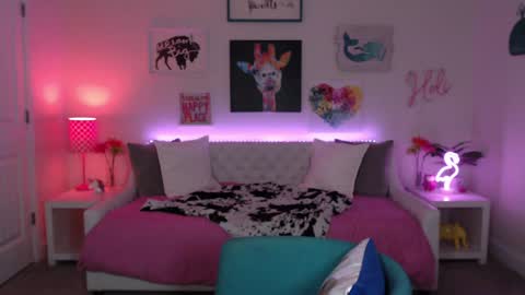 Snapshot of holihurricane chatting on 09-20-25, 03:51 Holi Hurricane online show from 09-20-25, 03:51