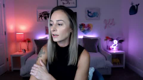 Snapshot of holihurricane chatting on 09-27-25, 02:38 Holi Hurricane online show from 09-27-25, 02:38