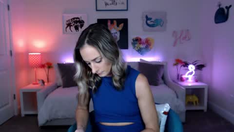 Snapshot of holihurricane chatting on 10-04-25, 04:32 Holi Hurricane online show from 10-04-25, 04:32