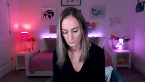 Snapshot of holihurricane chatting on 10-07-25, 02:09 Holi Hurricane online show from 10-07-25, 02:09